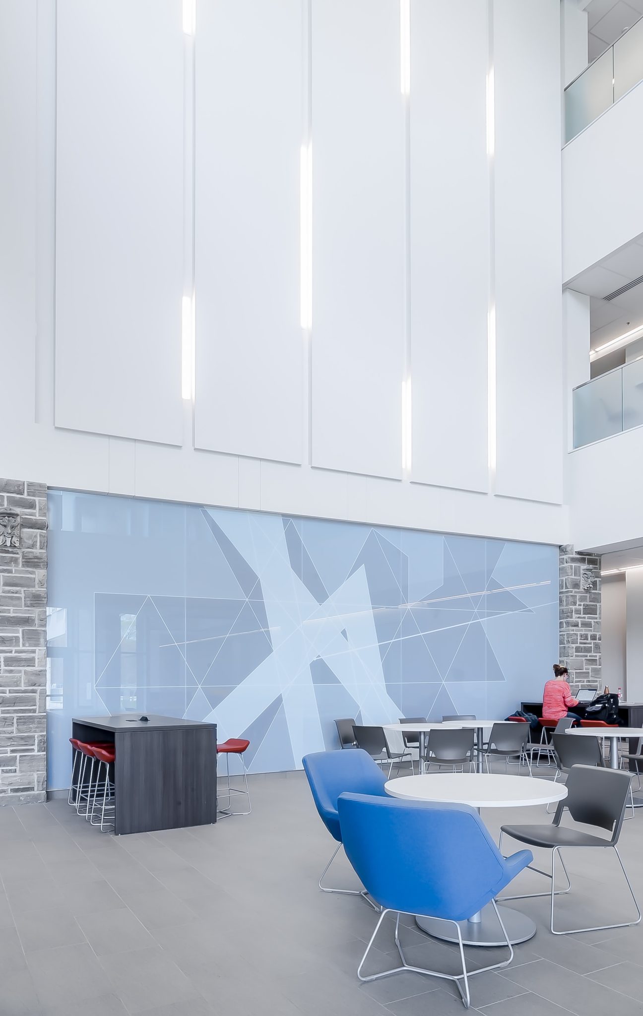 An image of an modern office envrionment where a foreign exchange program candidate may work in Canada